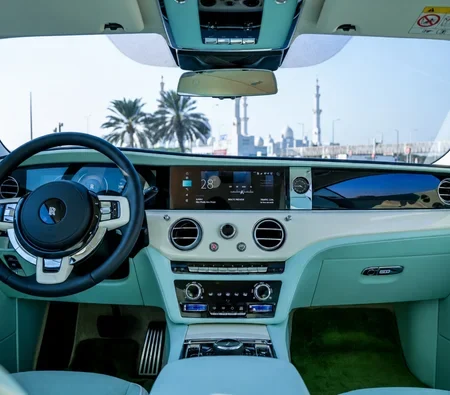 رولز رويس سبيكتر 2025