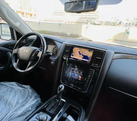 انفينتي QX80 2021