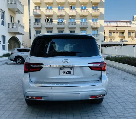 انفينتي QX80 2021