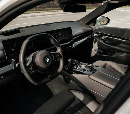 BMW 5 SERIES 2024