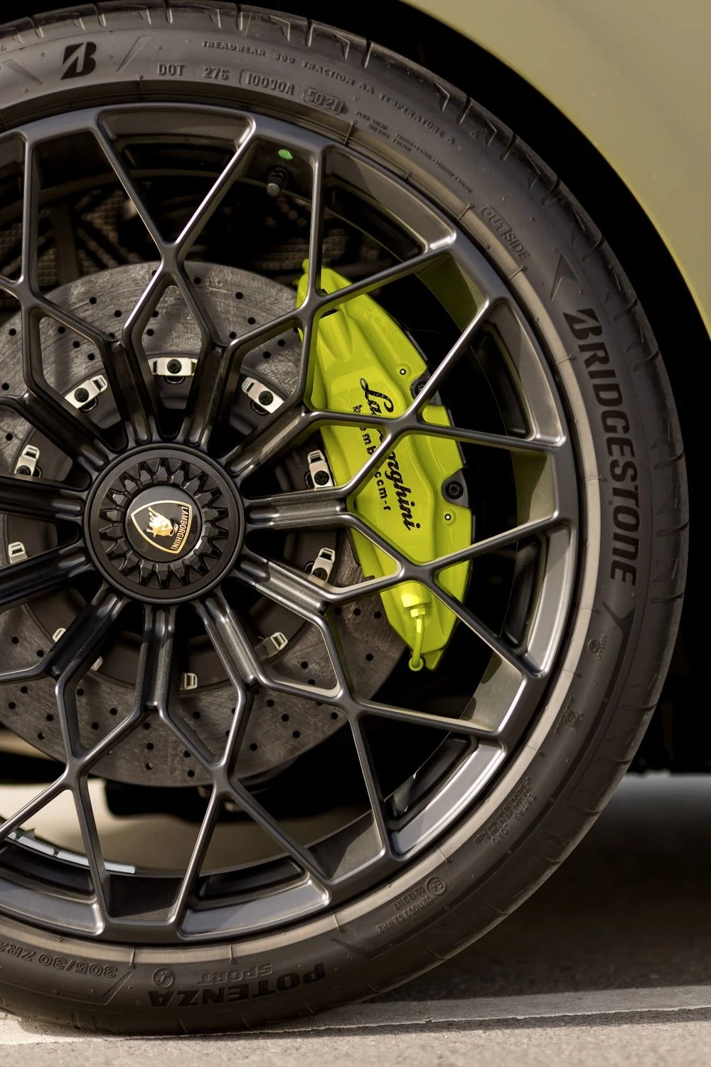 LAMBORGHINI HURACAN 2023