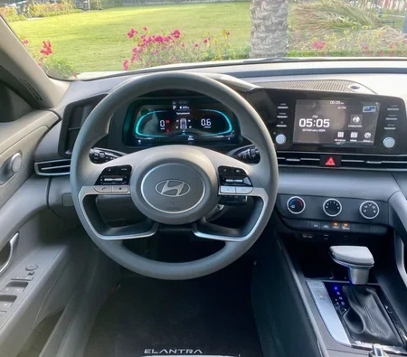 HYUNDAI ELANTRA 2024