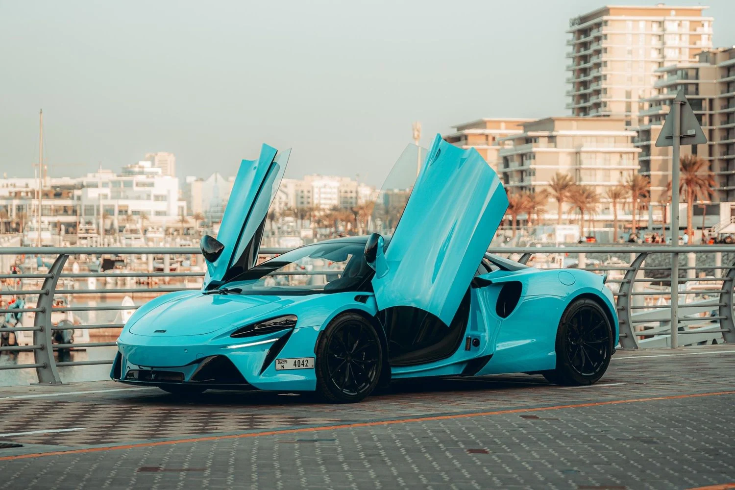 MCLAREN Artura Spider 2025