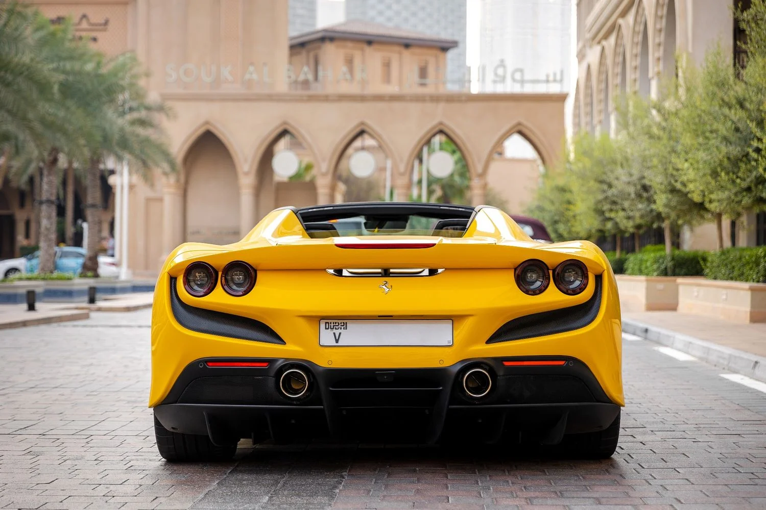 FERRARI F8 2023