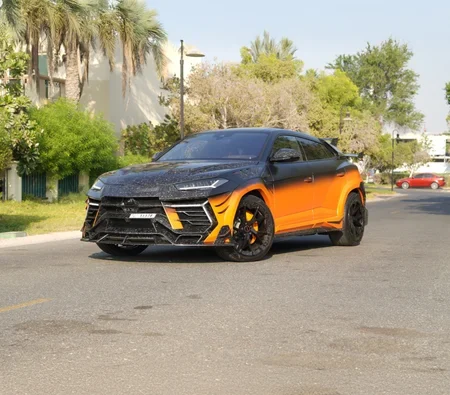 LAMBORGHINI URUS 2024