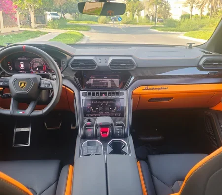 LAMBORGHINI URUS 2024