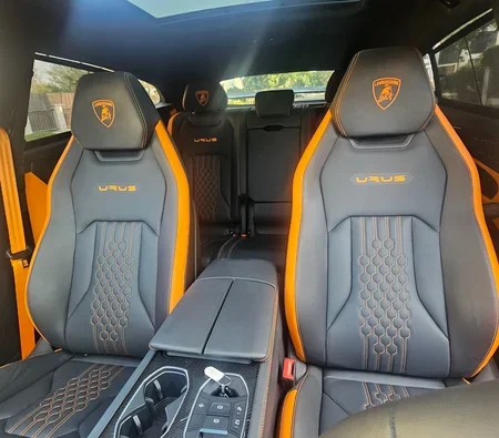 LAMBORGHINI URUS 2024