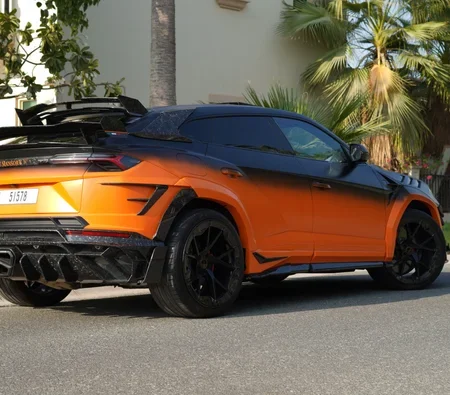 LAMBORGHINI URUS 2024