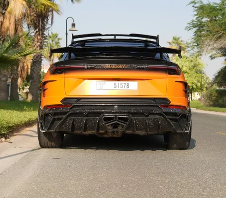 LAMBORGHINI URUS 2024