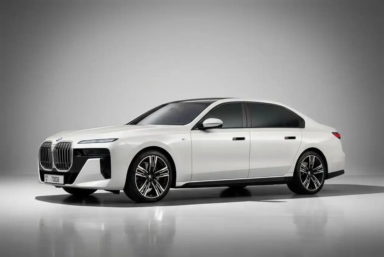 بي أم دبليو 7 SERIES 2025