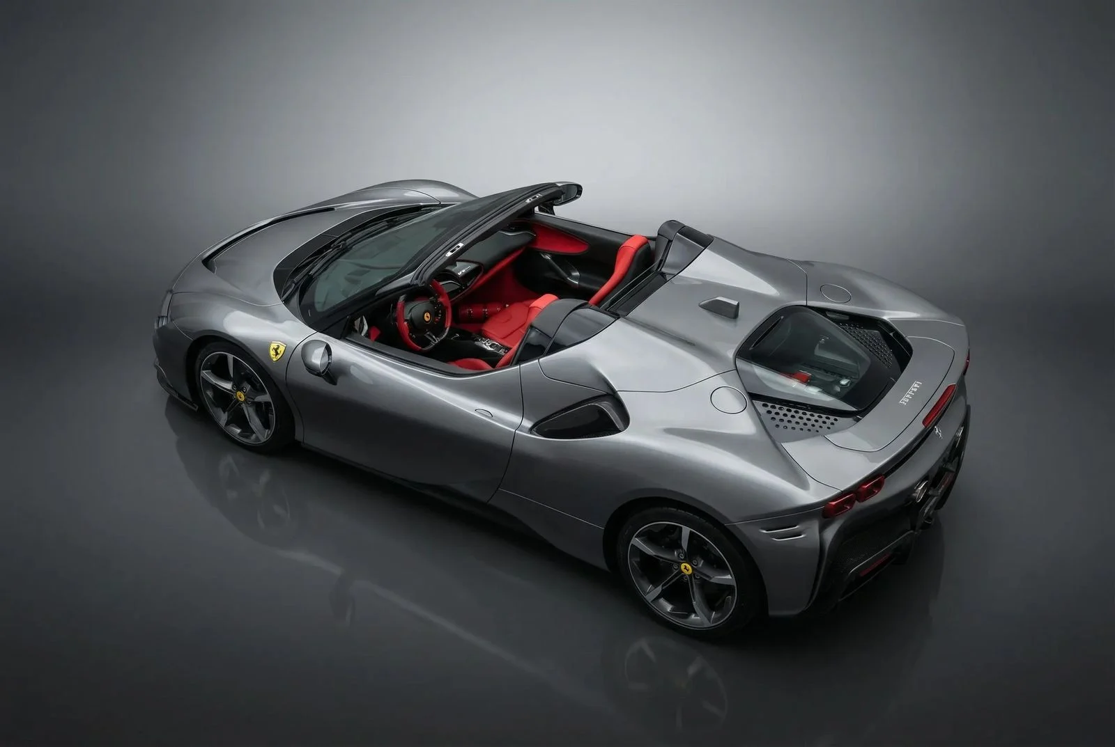 FERRARI SF90 2025