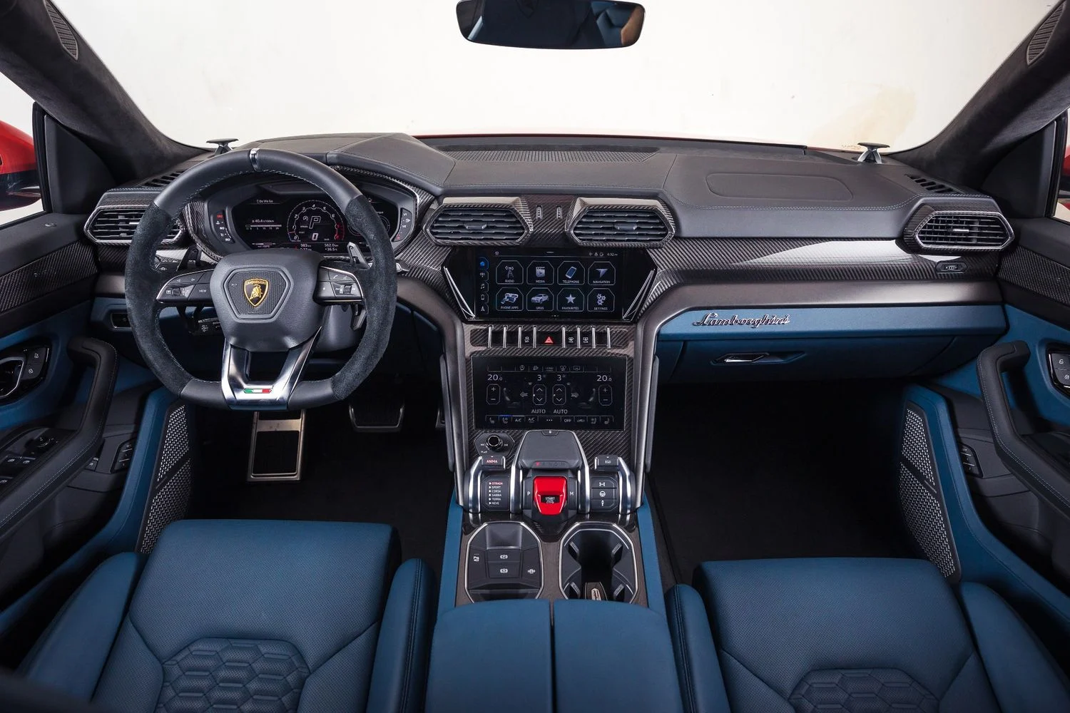 LAMBORGHINI URUS 2023