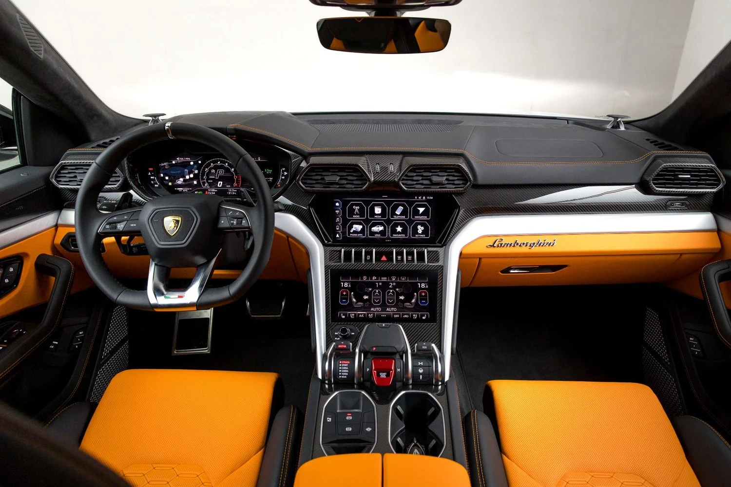 LAMBORGHINI URUS 2023