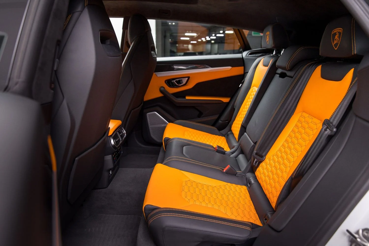 LAMBORGHINI URUS 2023