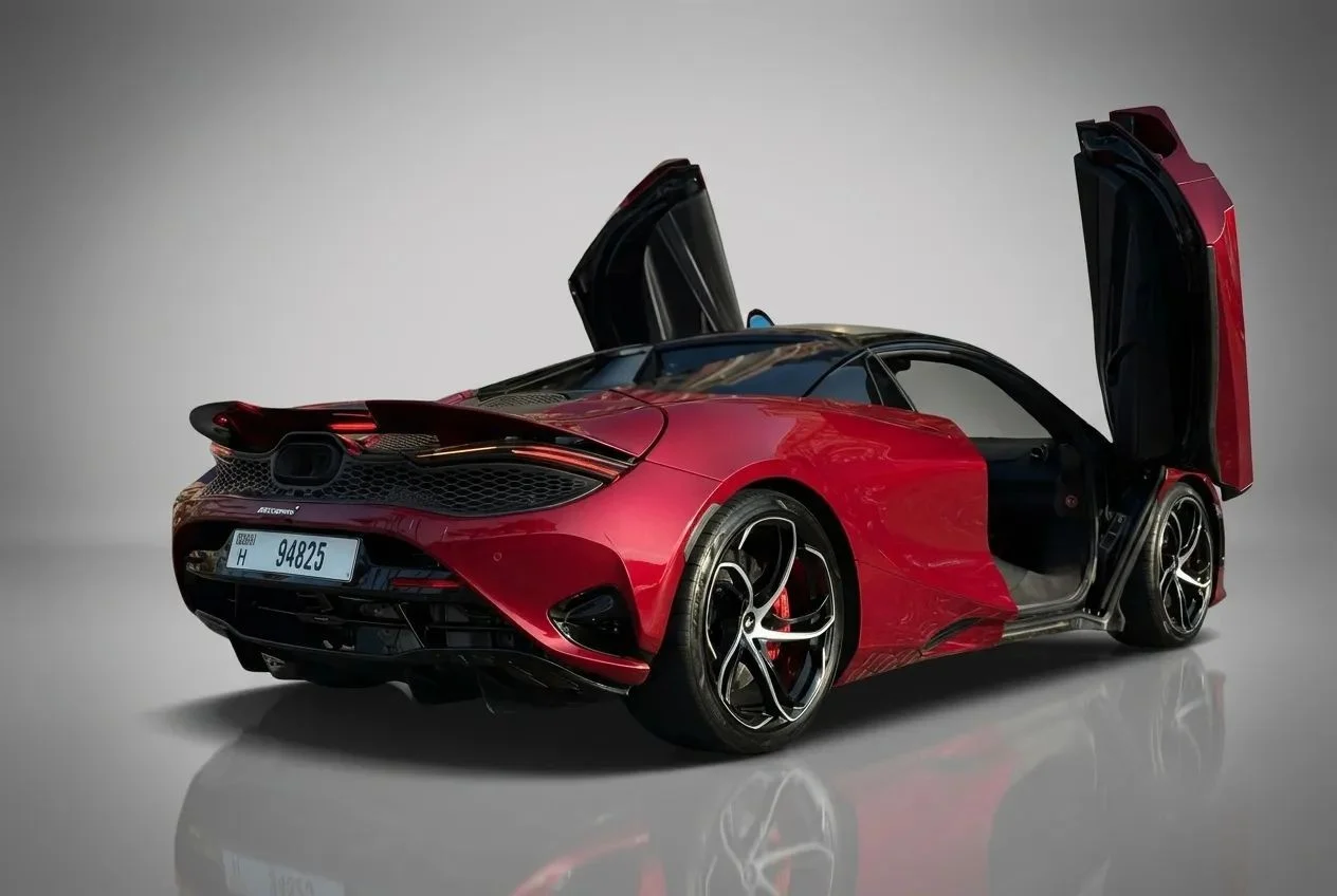 MCLAREN 750S 2025