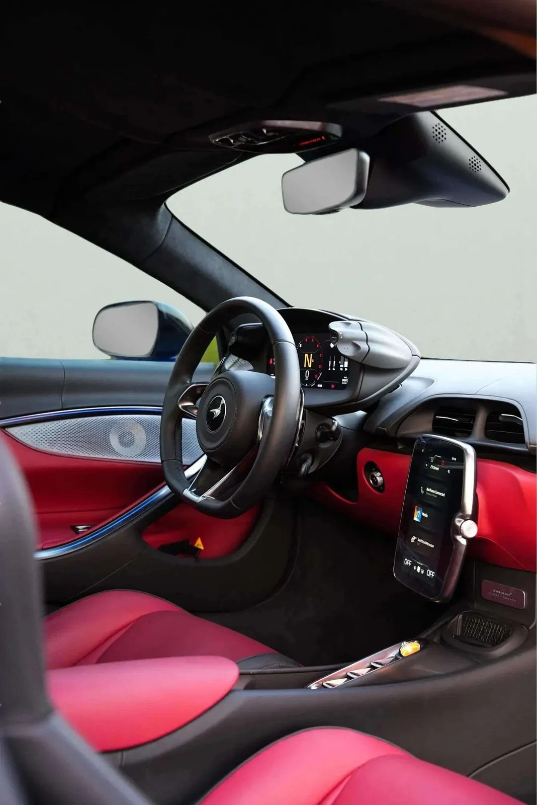 مكلارين Artura Spider 2026
