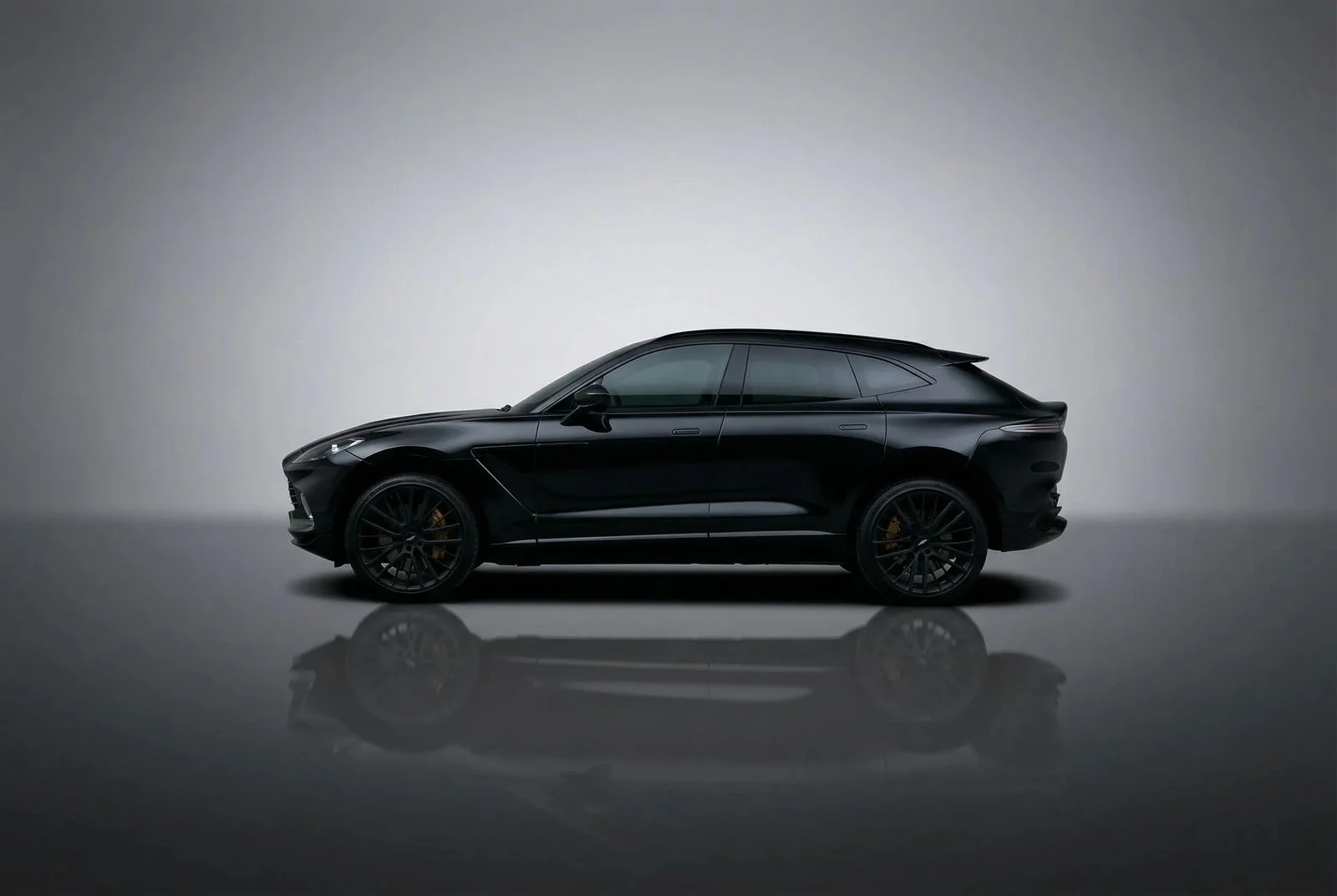 ASTON MARTIN DBX 2023