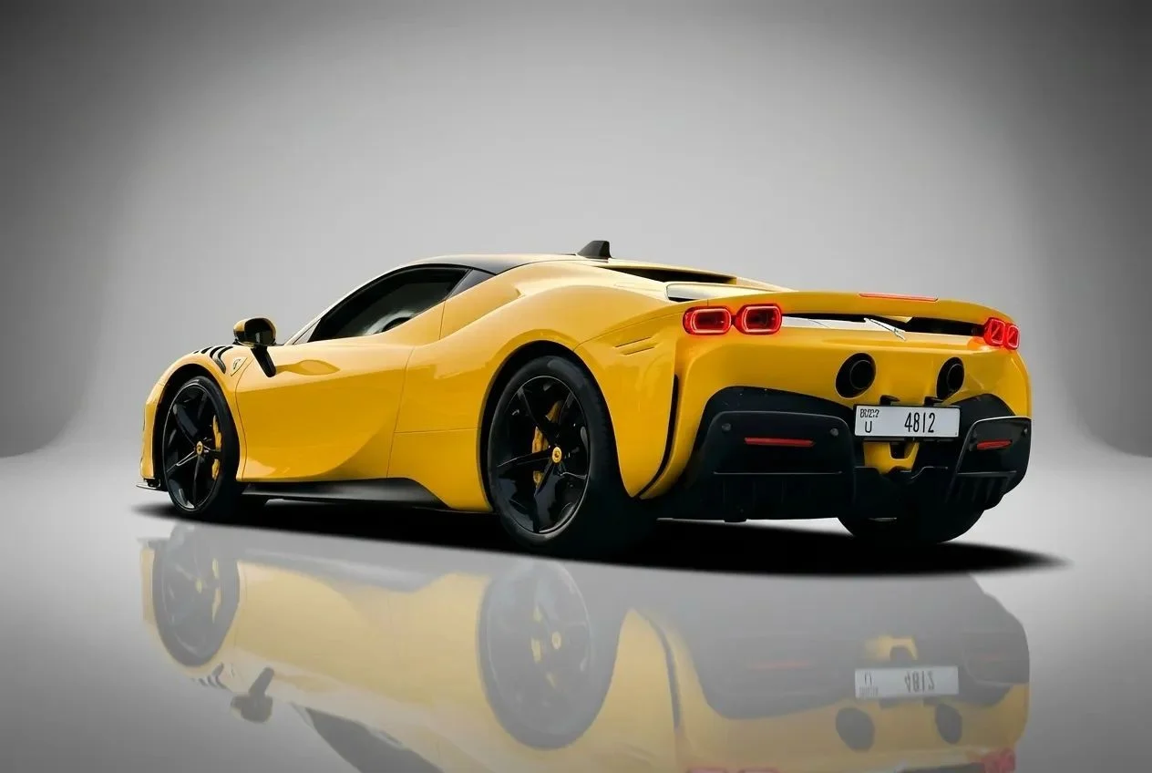 FERRARI SF90 2023