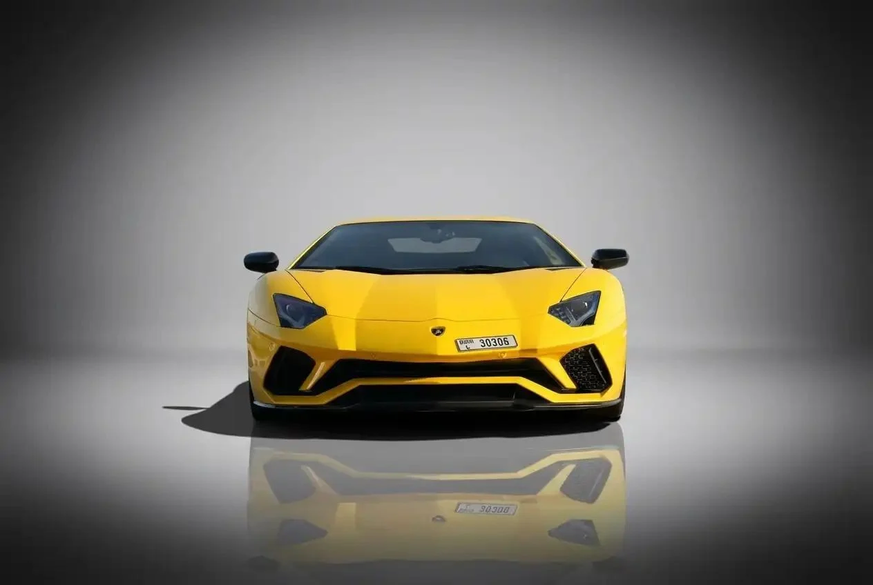 LAMBORGHINI AVENTADOR 2023