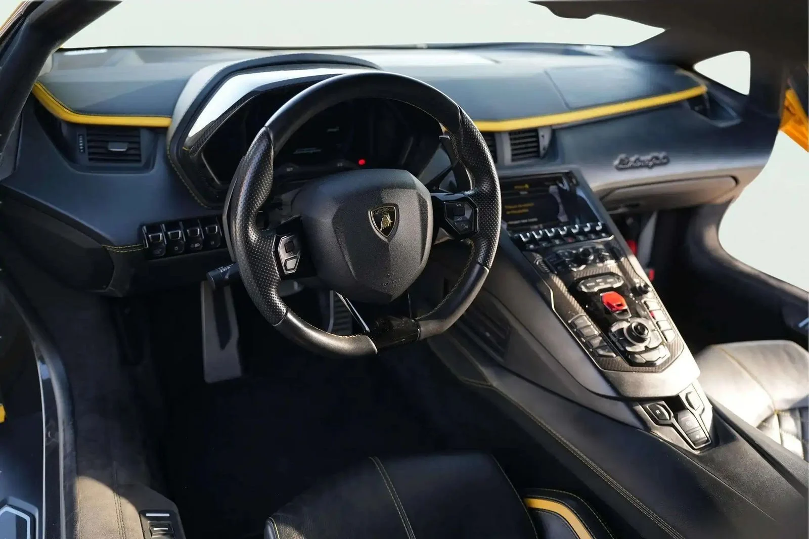 LAMBORGHINI AVENTADOR 2023