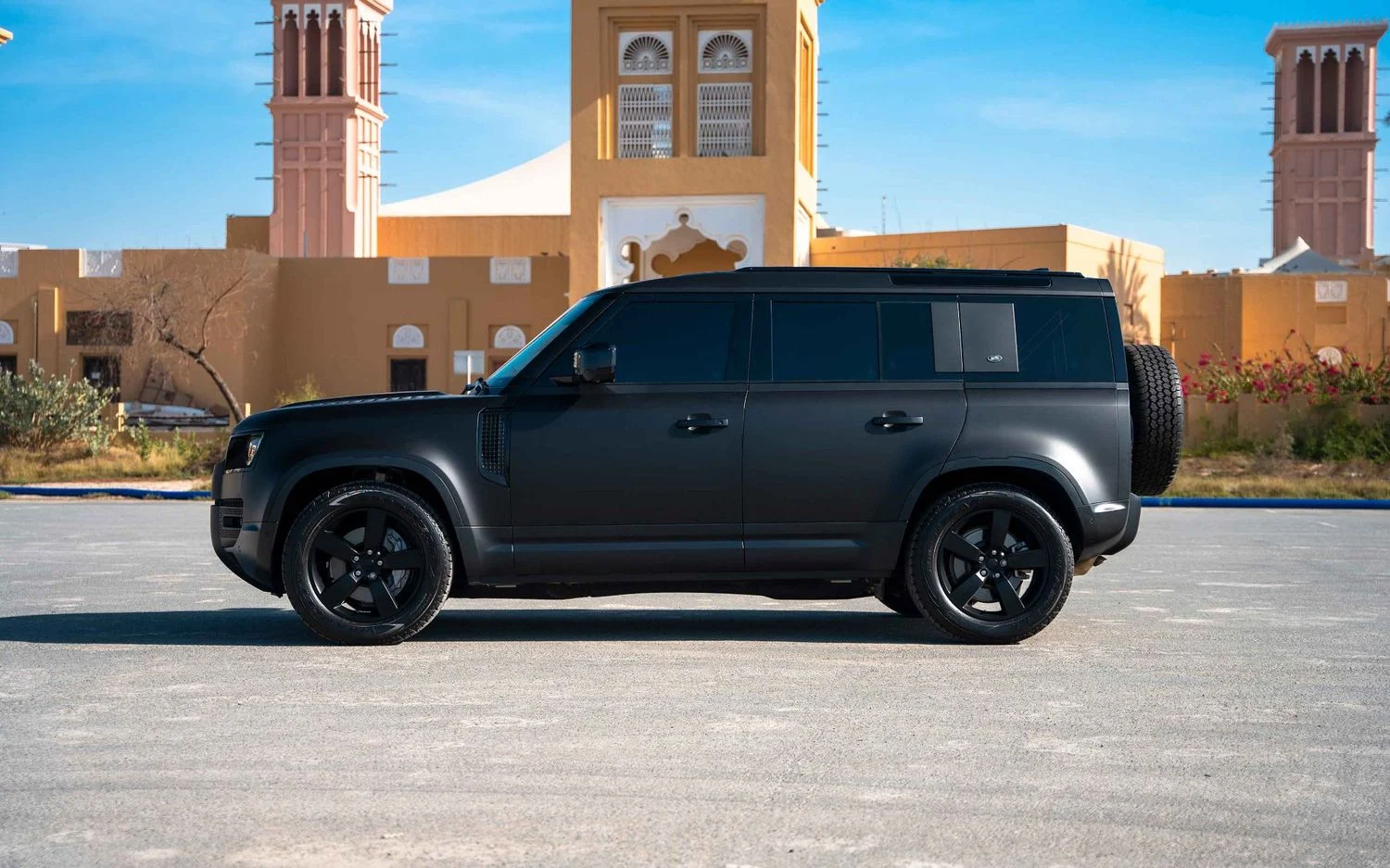 LAND ROVER DEFENDER 2024