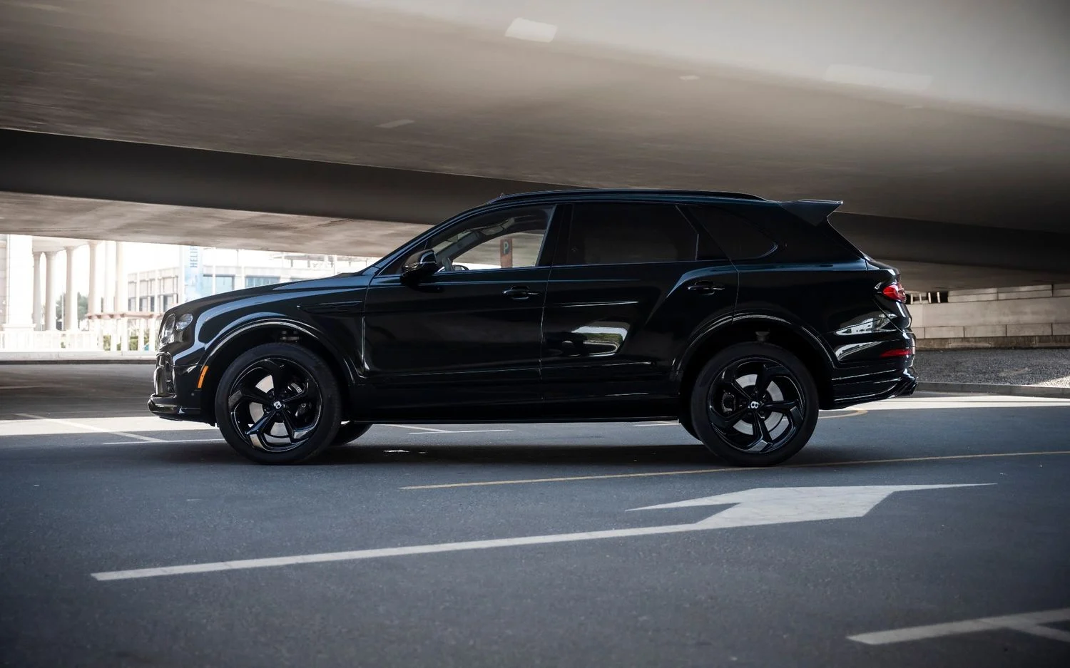 BENTLEY BENTAYGA 2023
