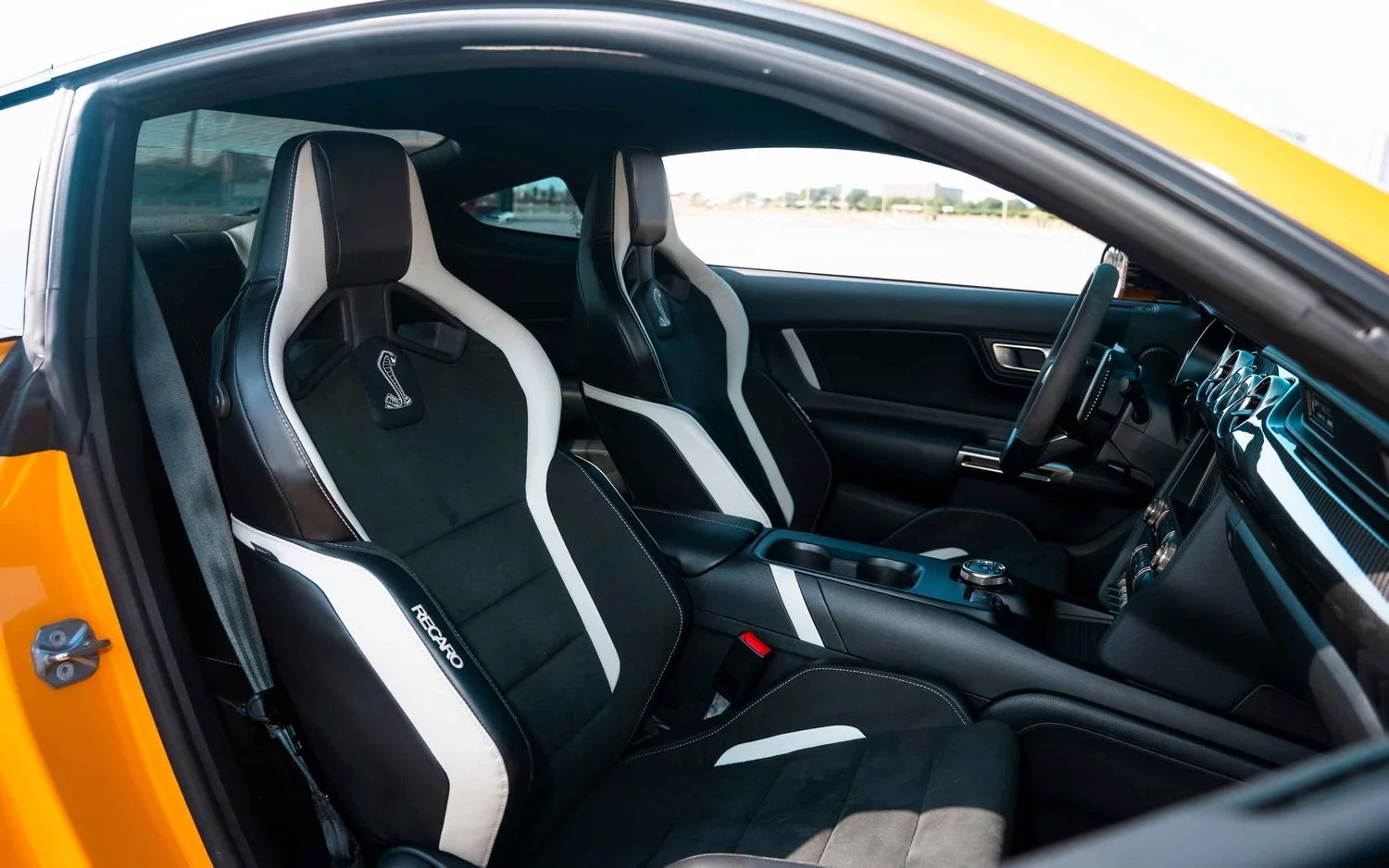 FORD MUSTANG 2023