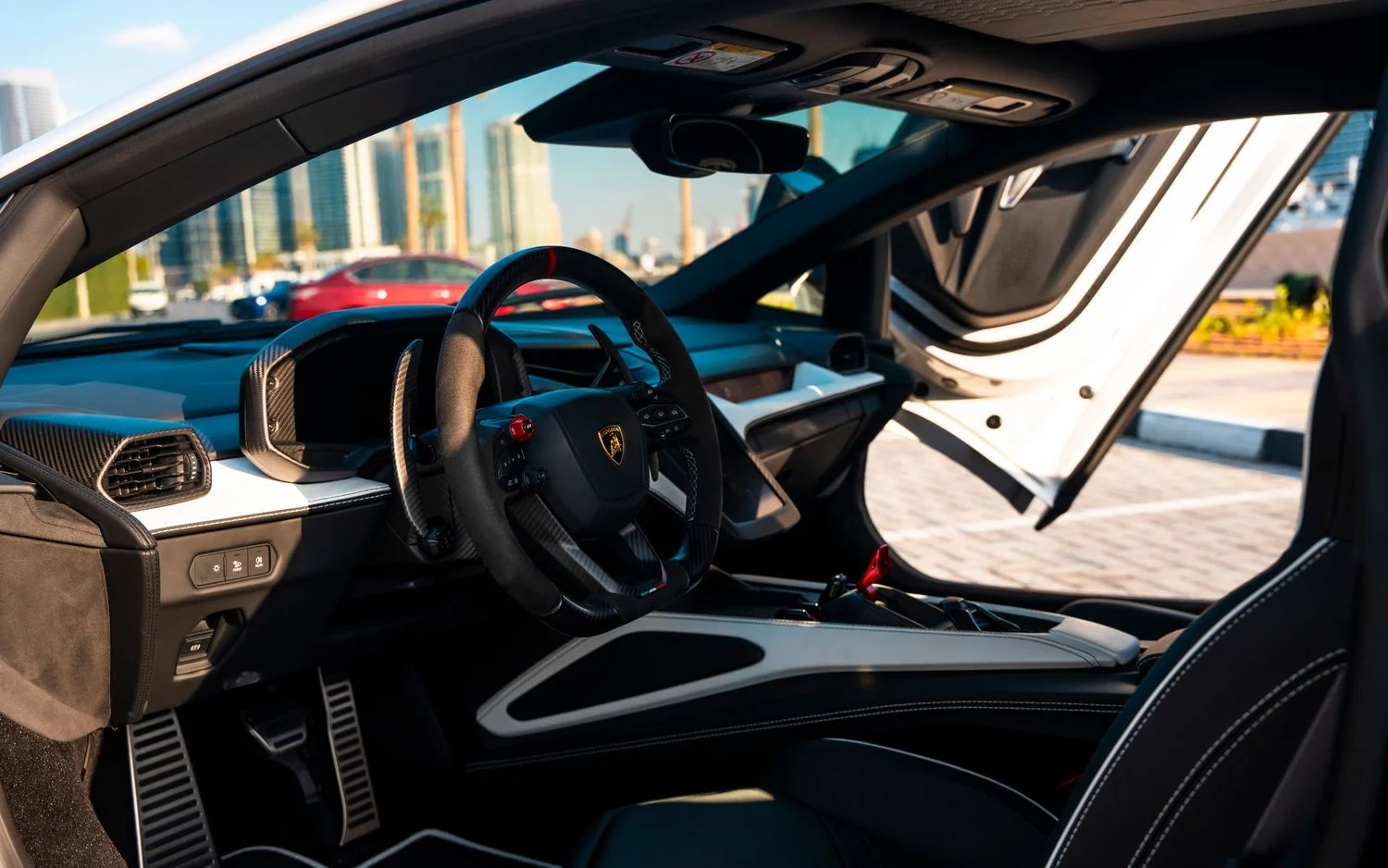 LAMBORGHINI Revuelto 2024
