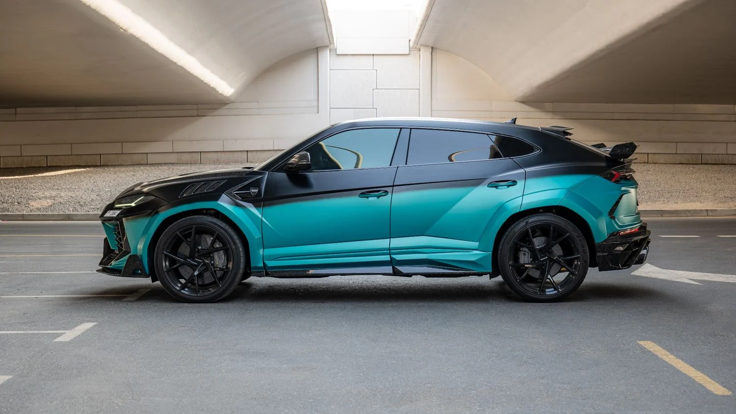 LAMBORGHINI URUS 2023