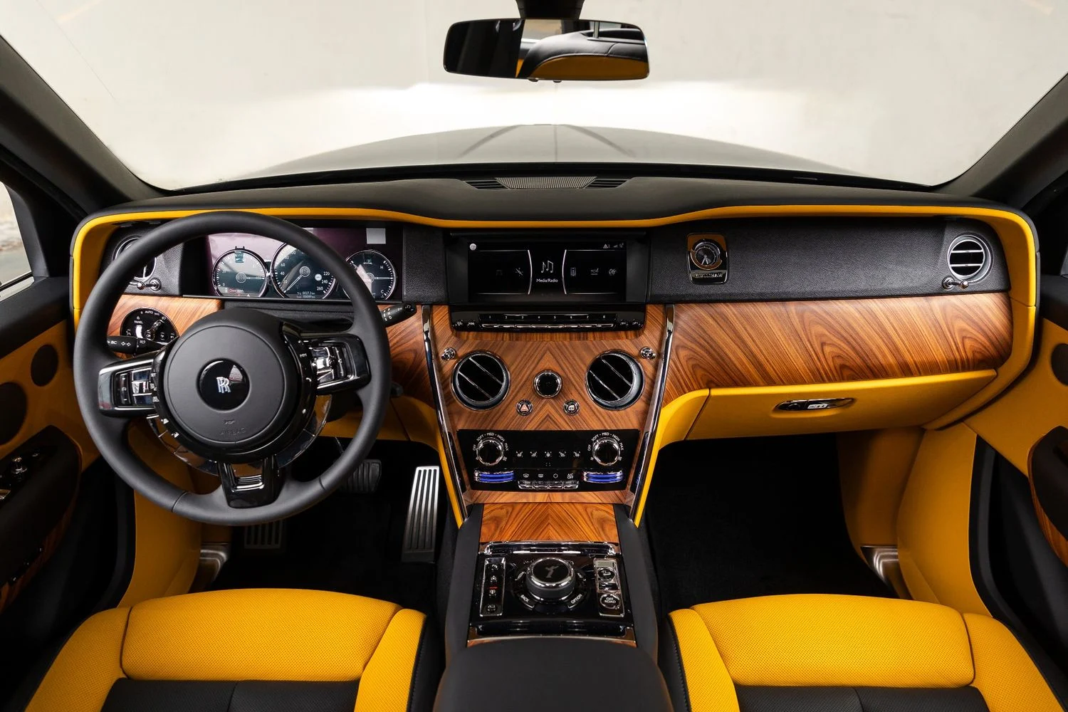 ROLLS ROYCE CULLINAN 2023