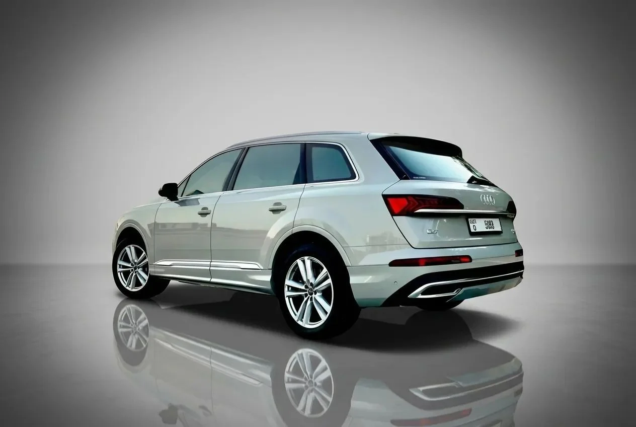 AUDI Q7 2023