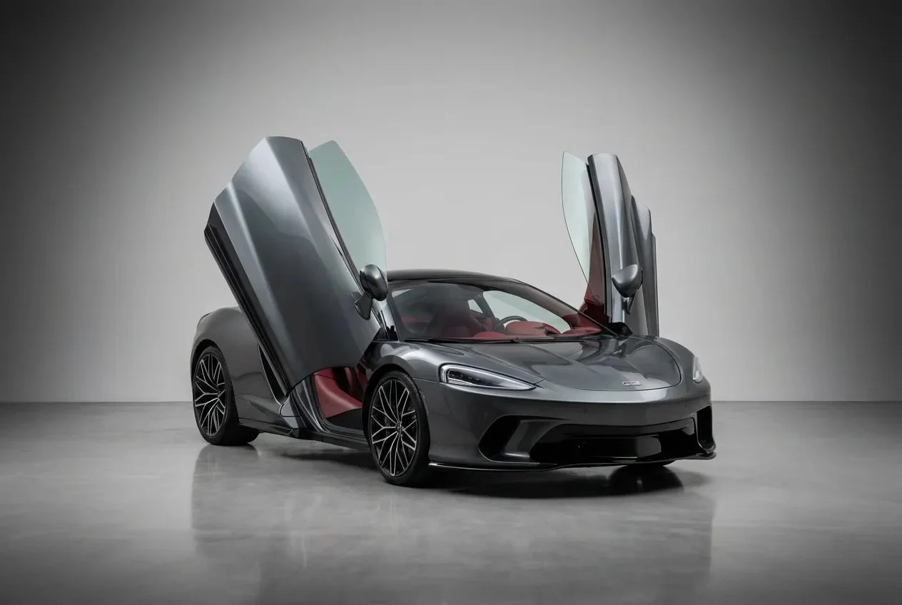 مكلارين GT 2025