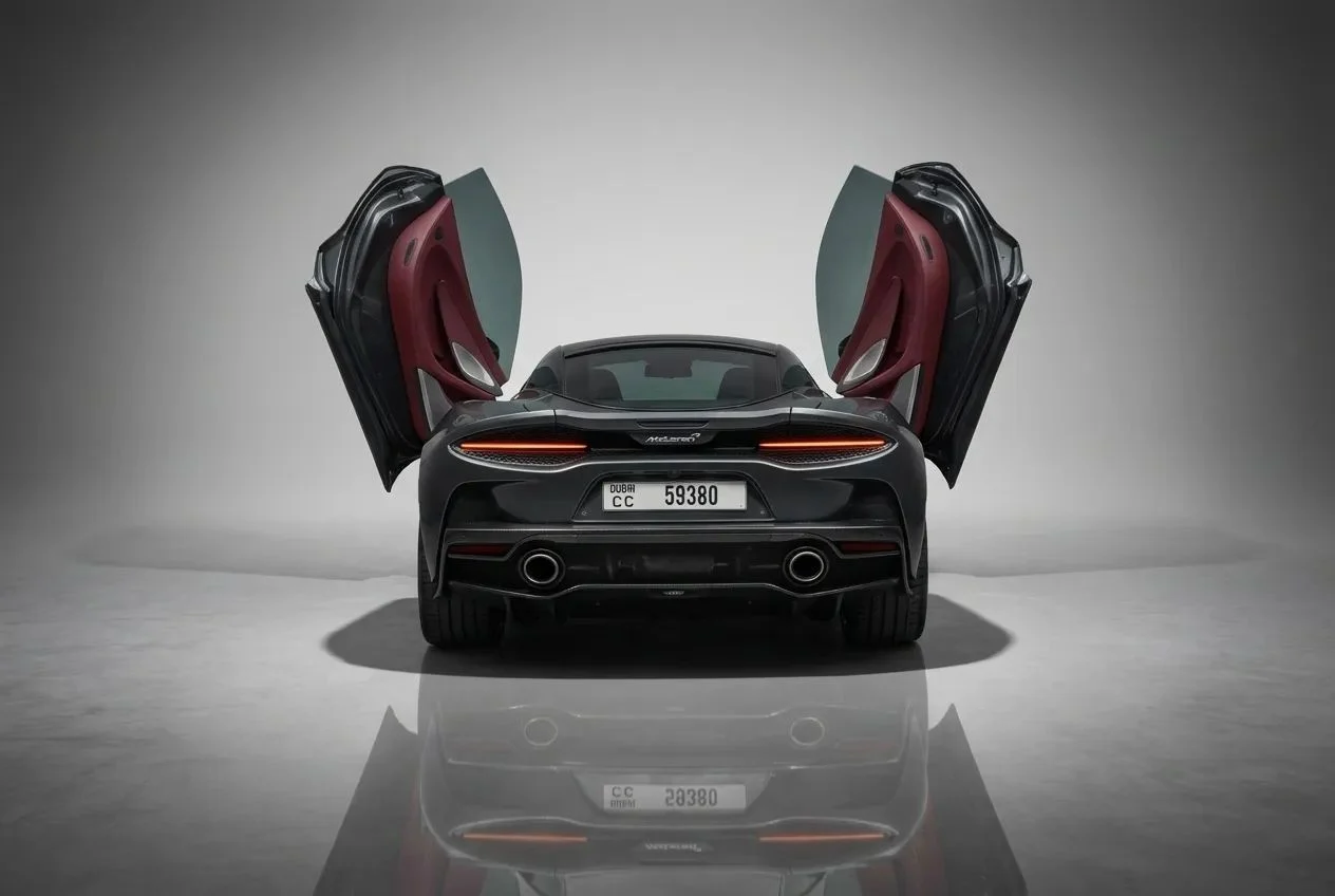 مكلارين GT 2025