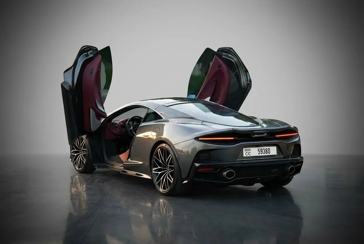 مكلارين GT 2025
