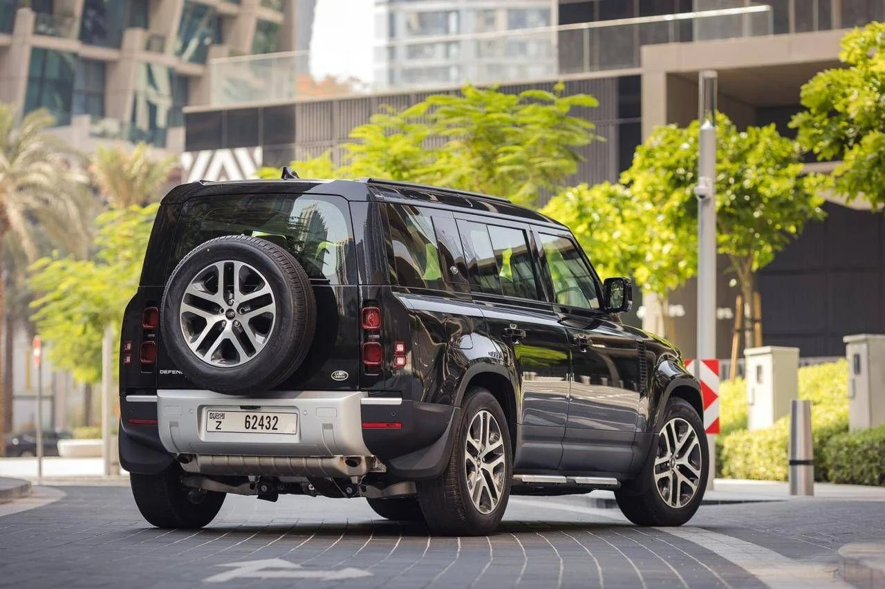 LAND ROVER DEFENDER 2024