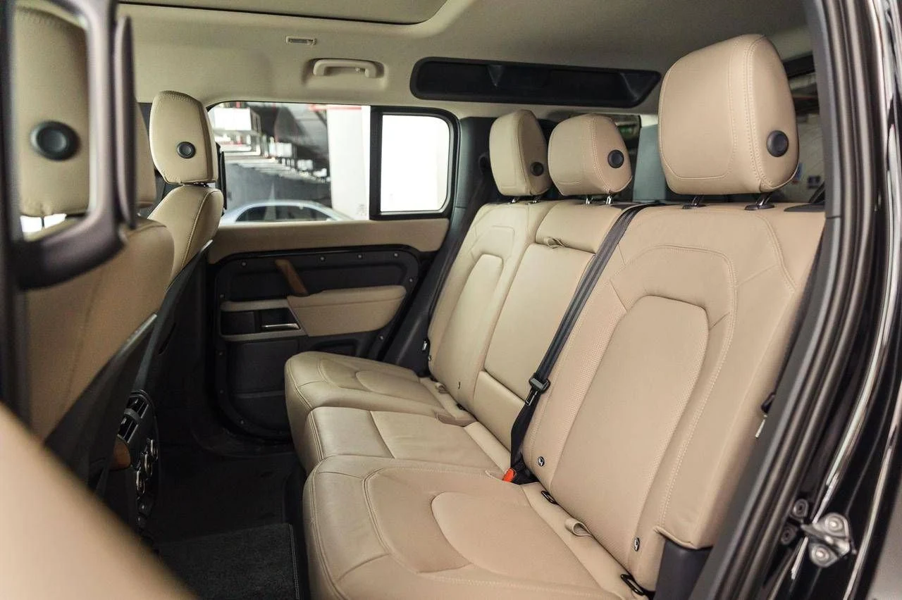 LAND ROVER DEFENDER 2024