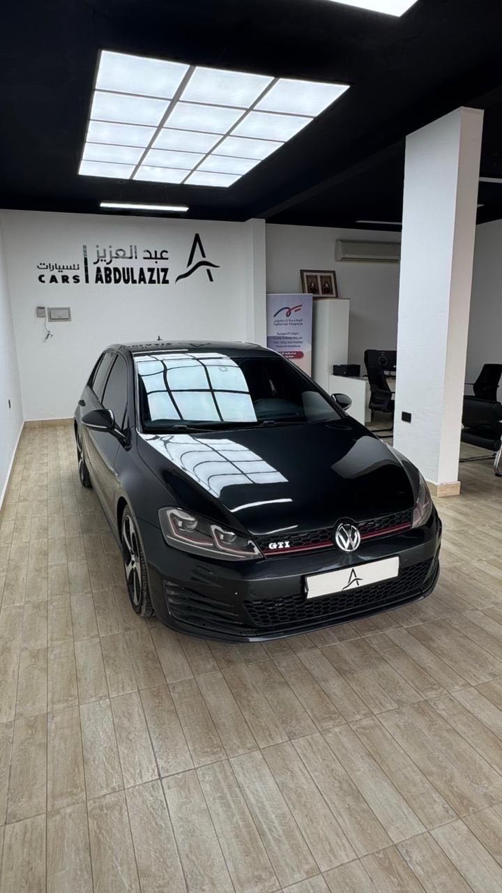 Car Image 2017 VOLKSWAGEN GOLF  GTI