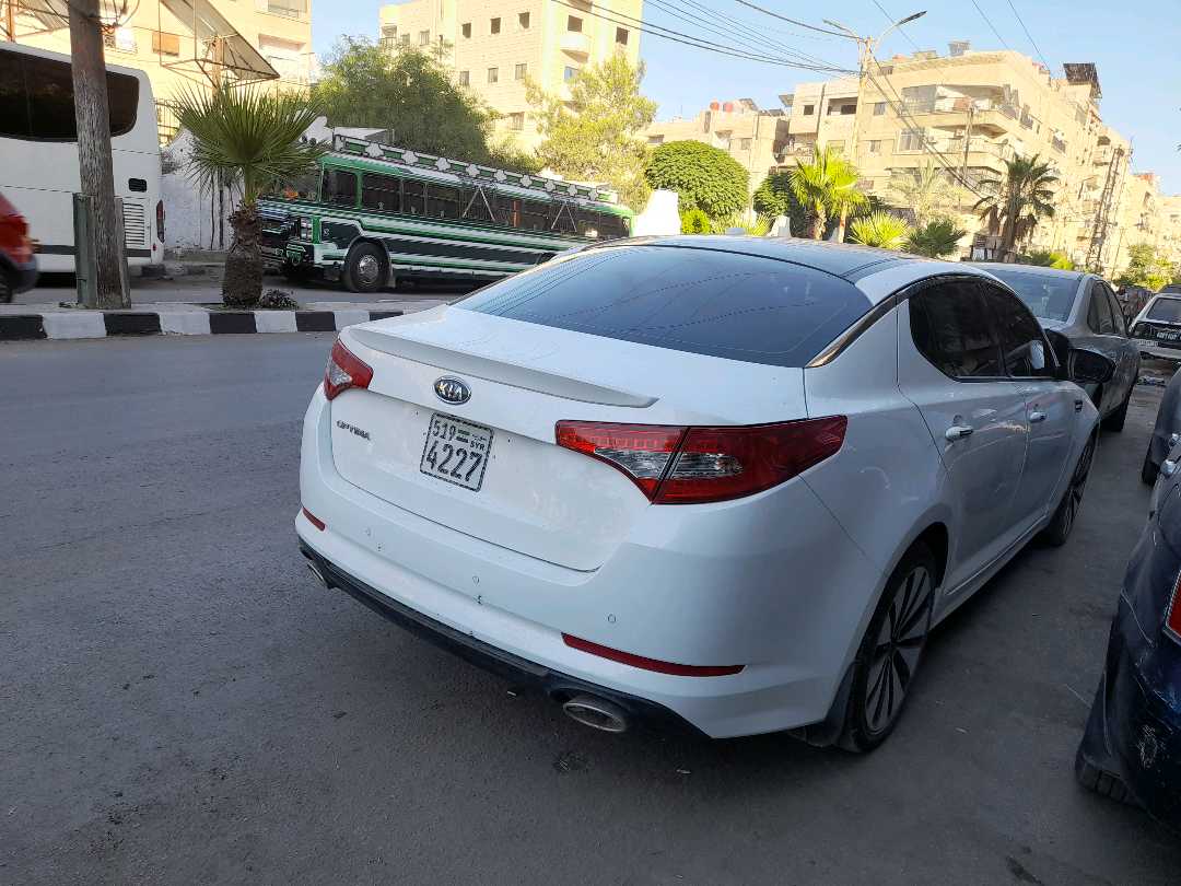 Car Image 2013 Kia OPTIMA 