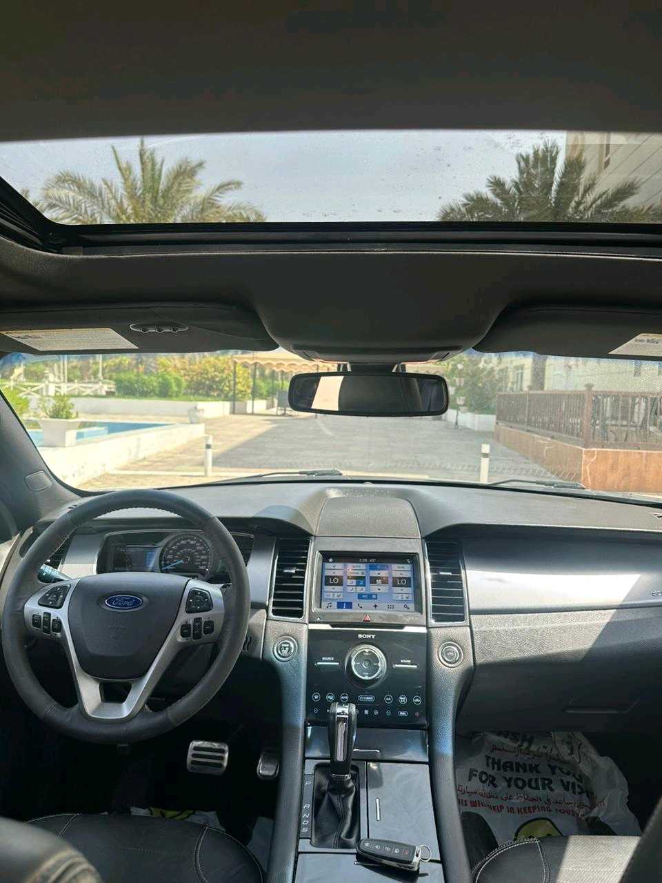 Car Image 2017 FORD TAURUS 