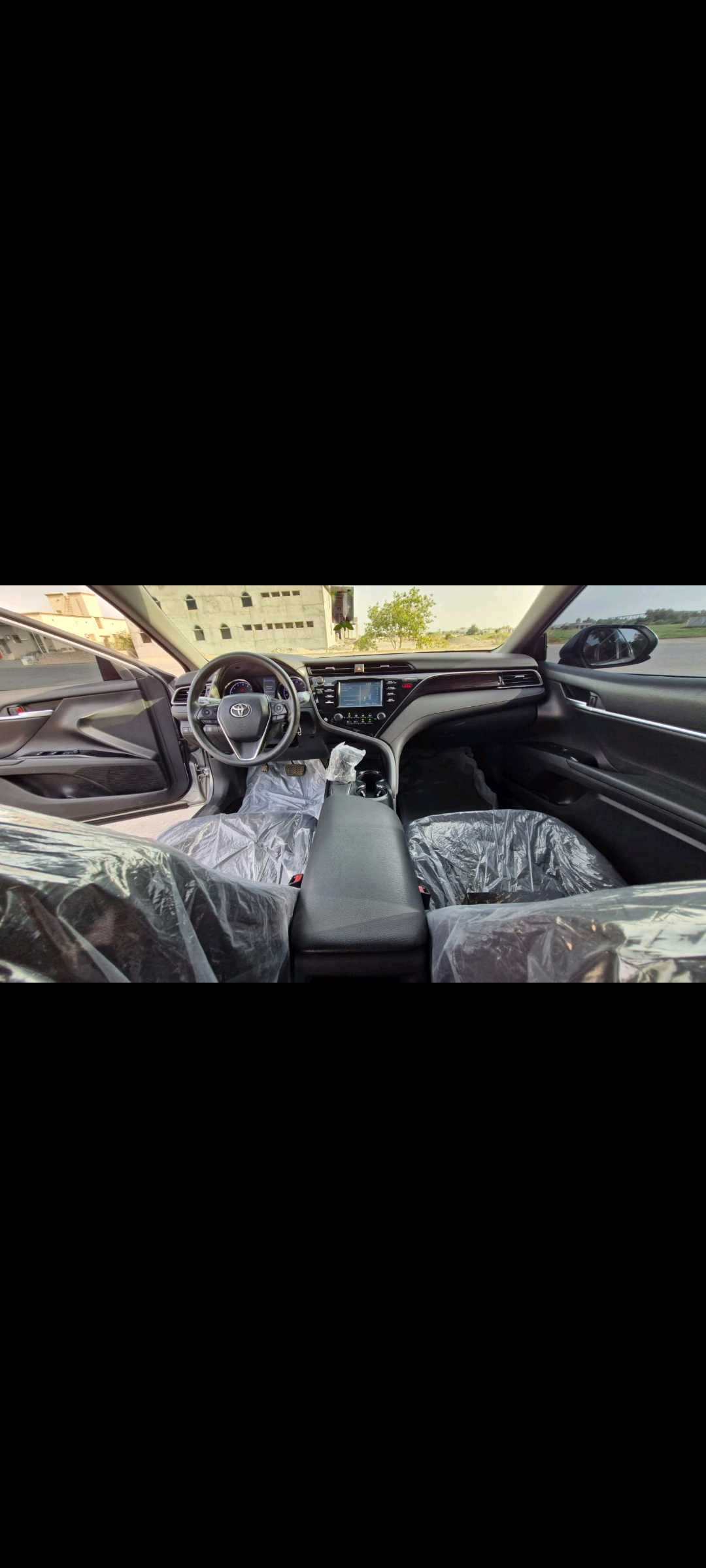 Car Image 2019 TOYOTA CAMRY LE