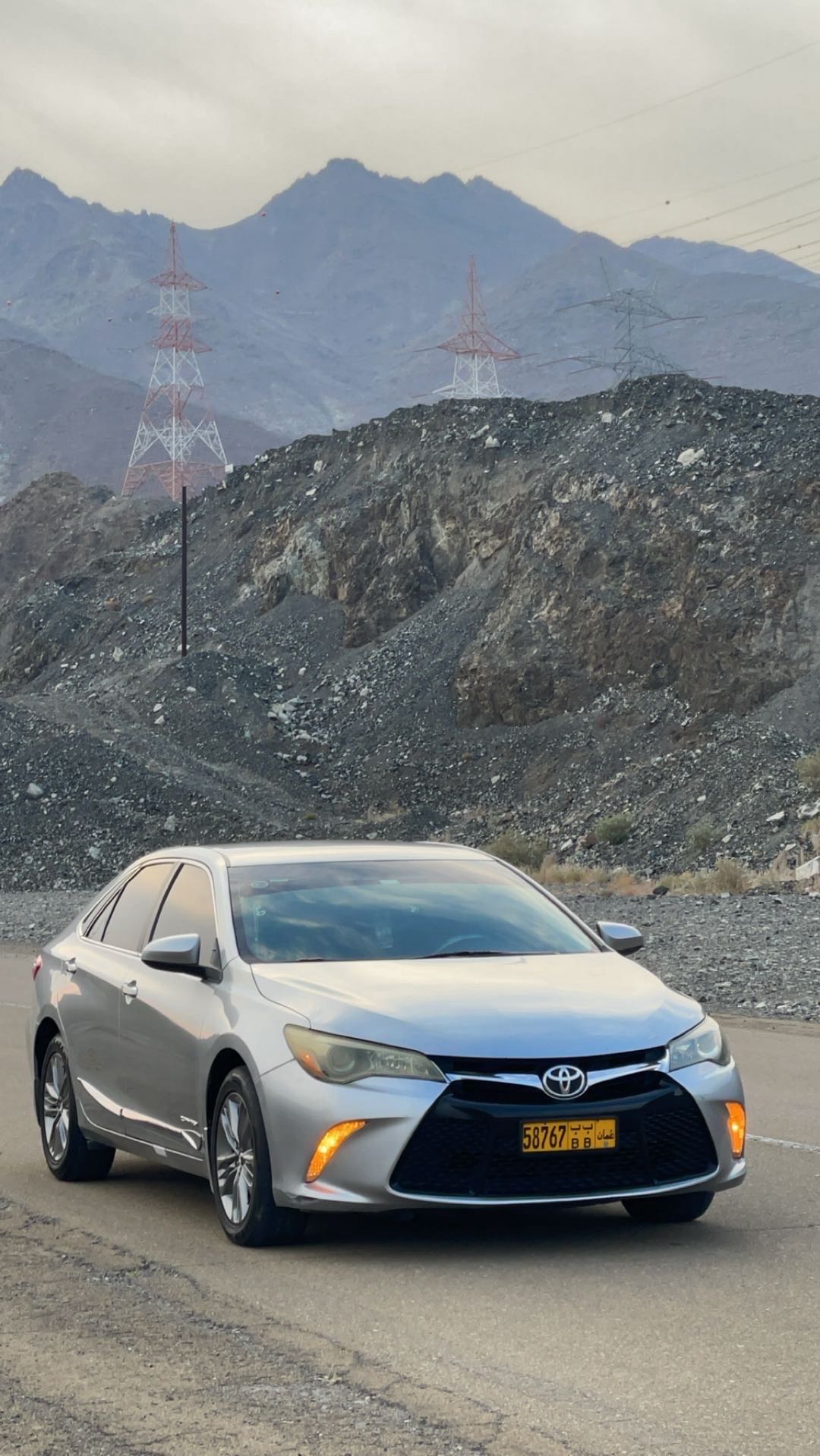 Car Image 2016 TOYOTA CAMRY SE