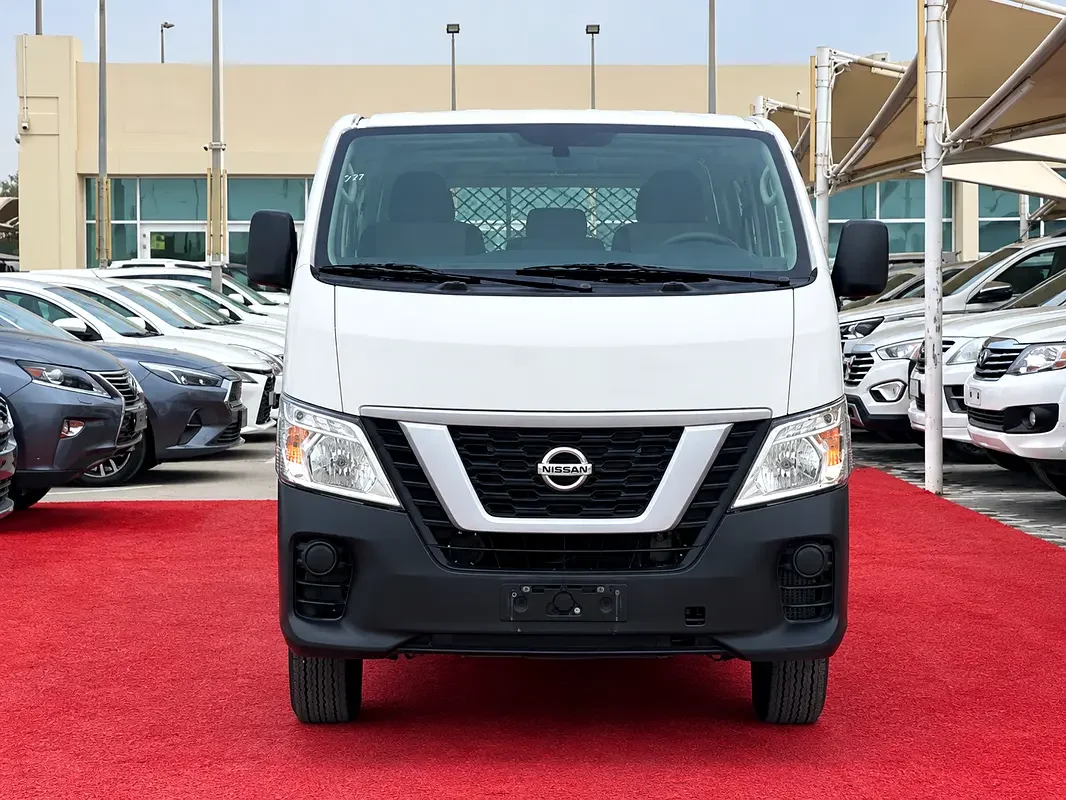 NISSAN URVAN 2020