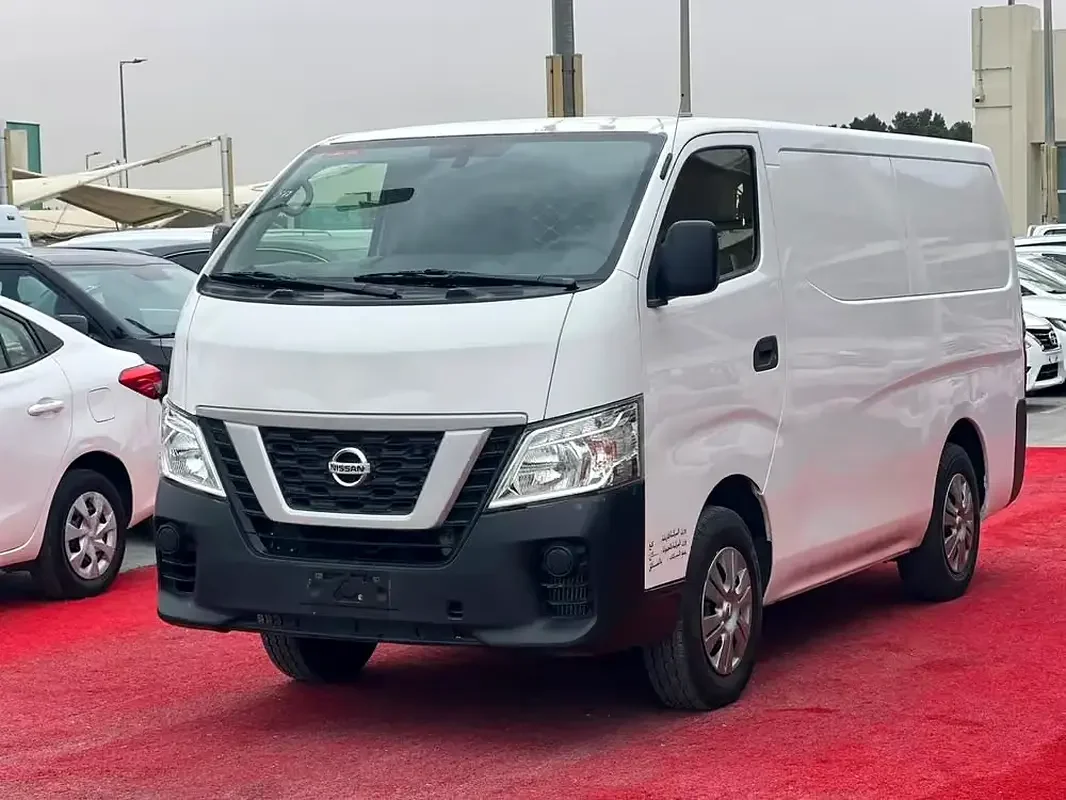 NISSAN URVAN 2020