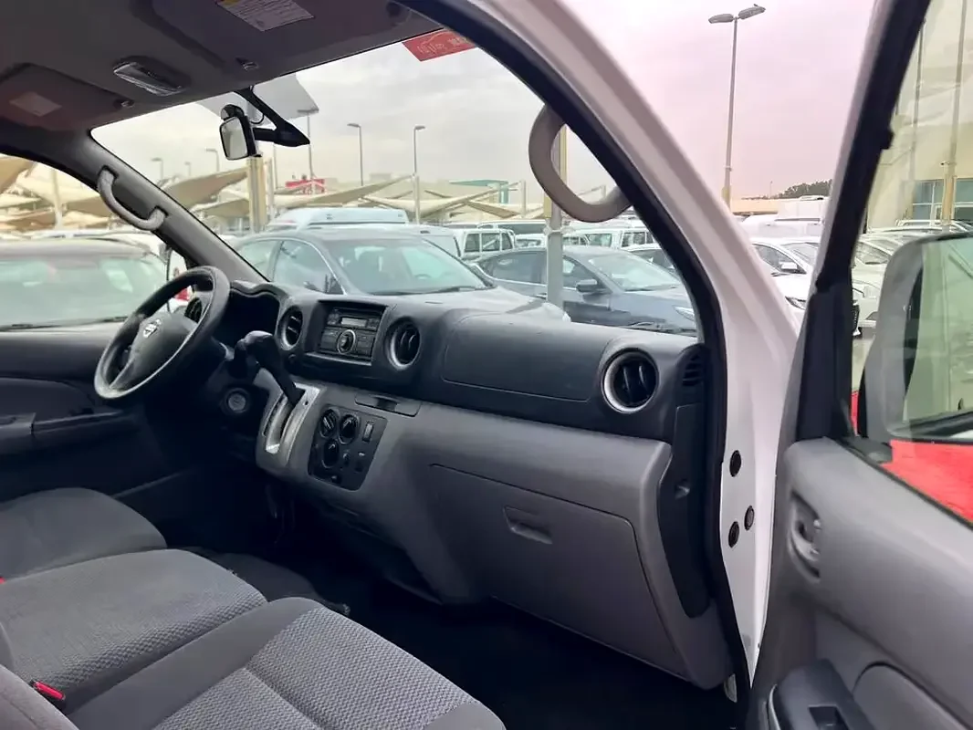 NISSAN URVAN 2020