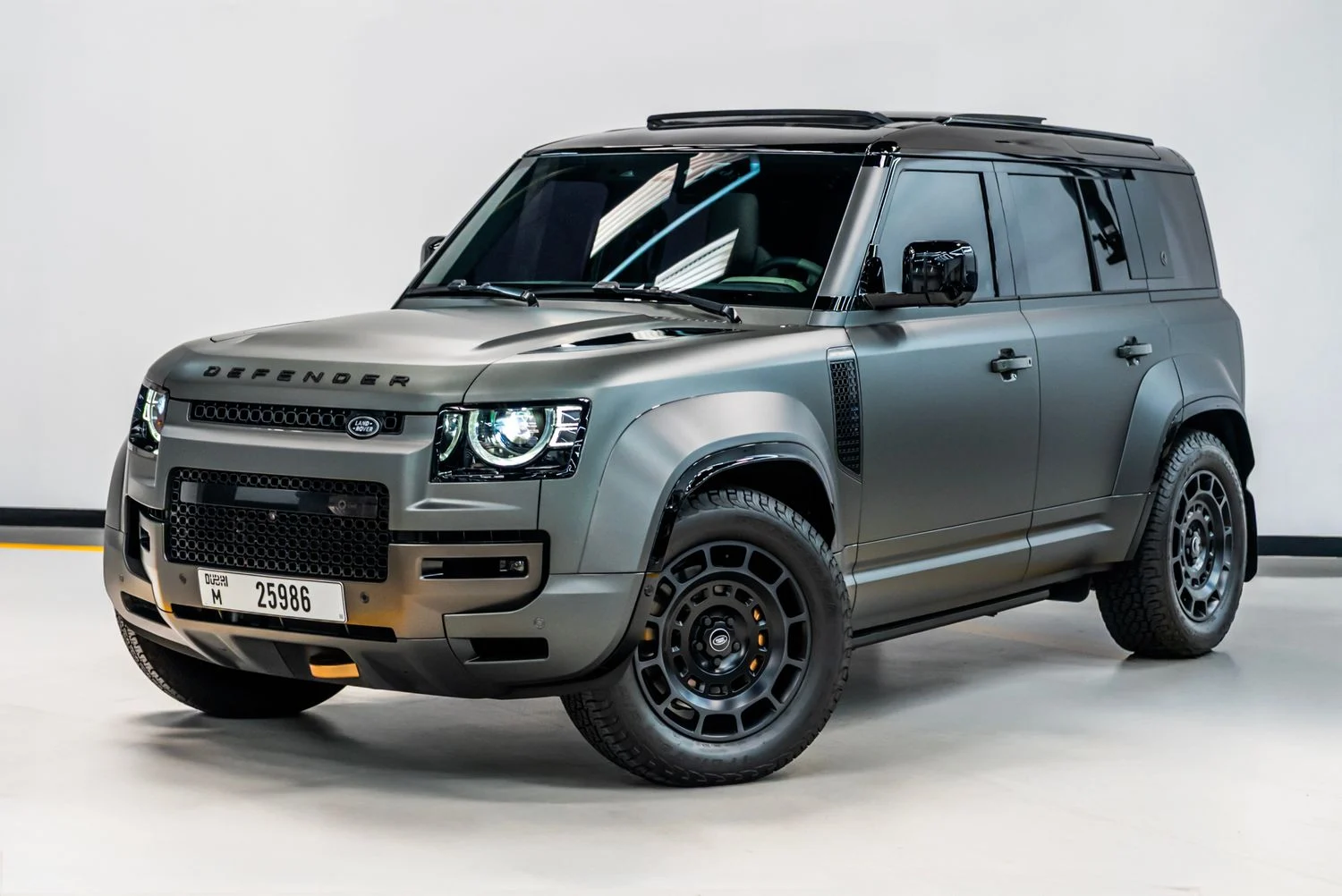 LAND ROVER DEFENDER 2025