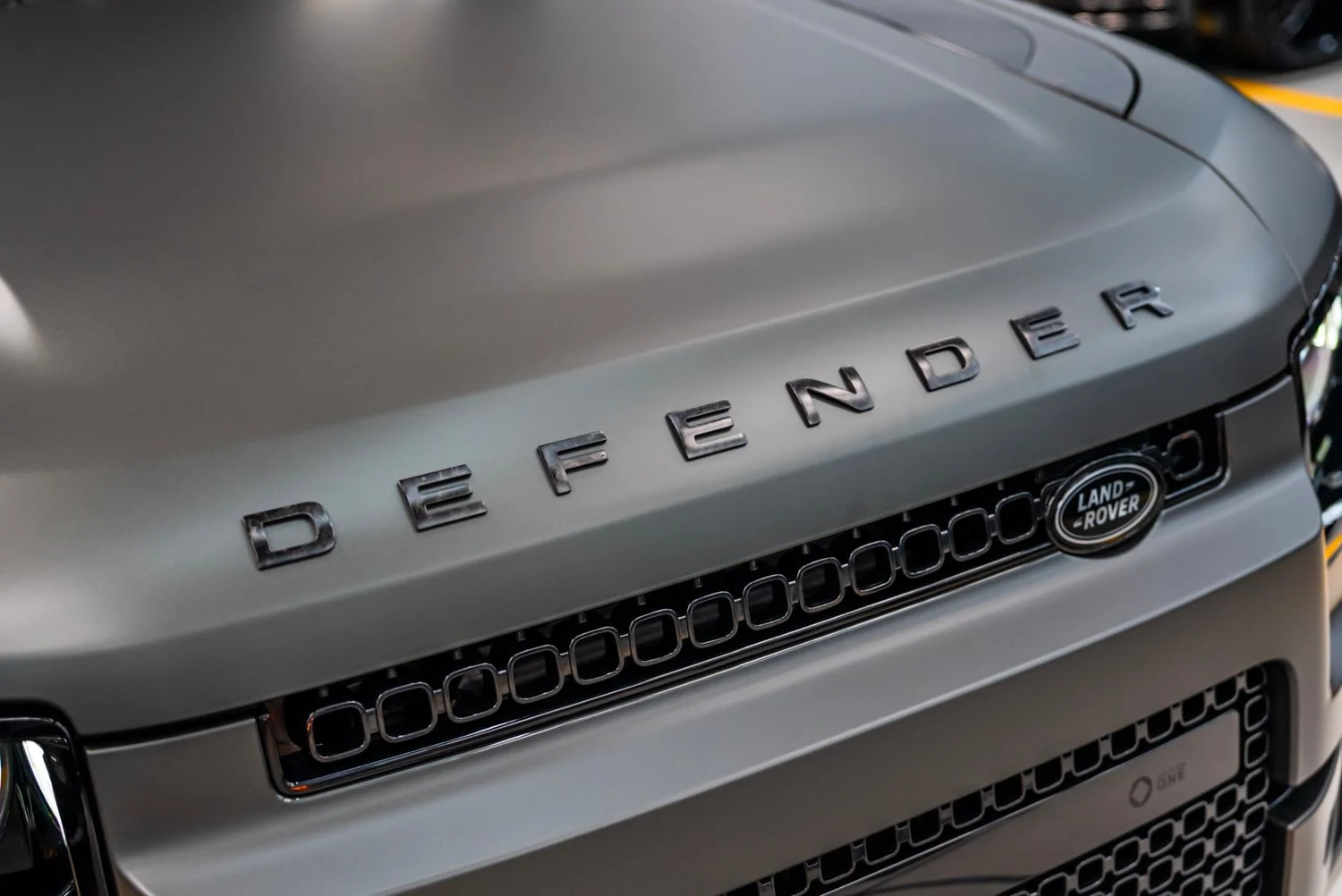 LAND ROVER DEFENDER 2025