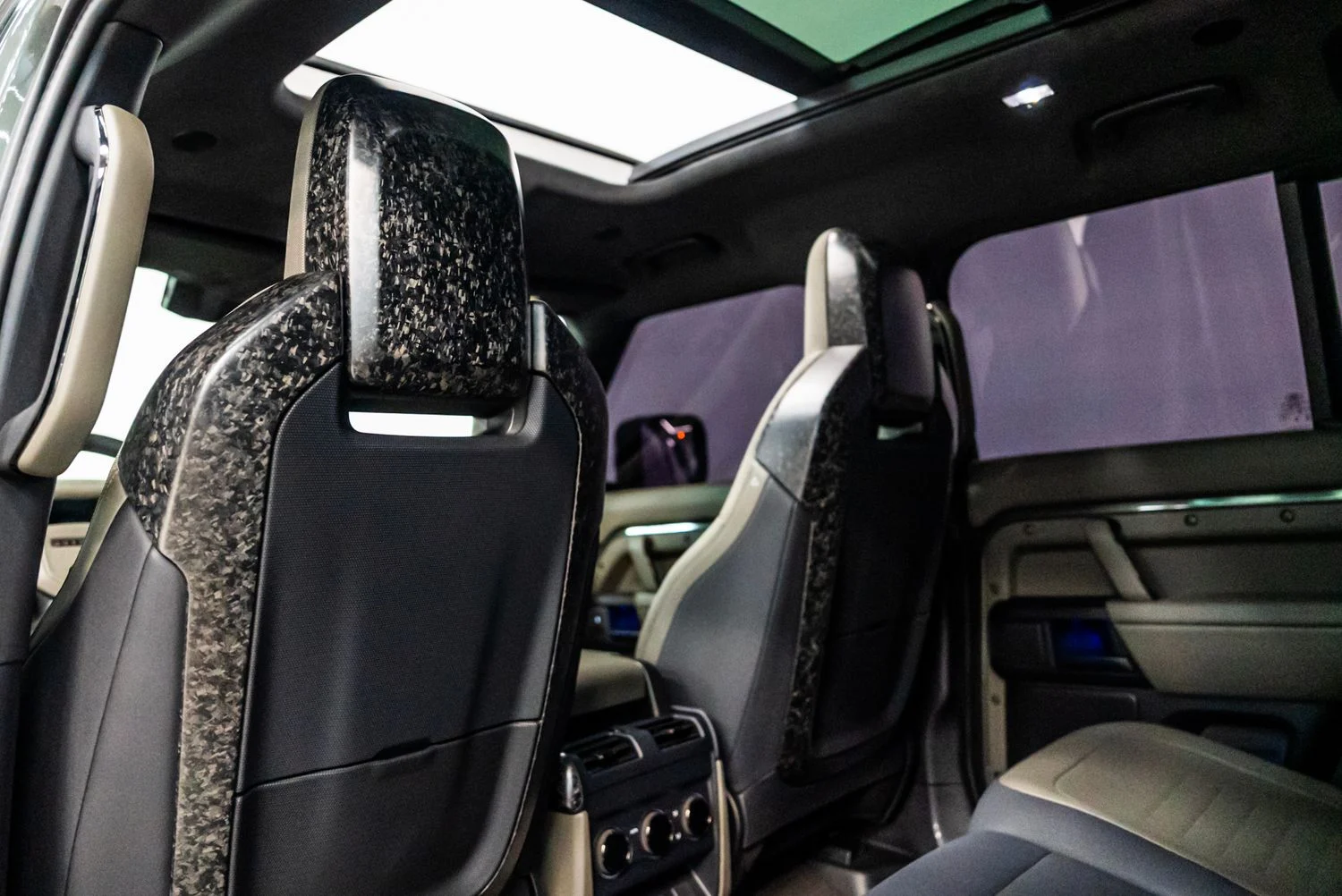 LAND ROVER DEFENDER 2025