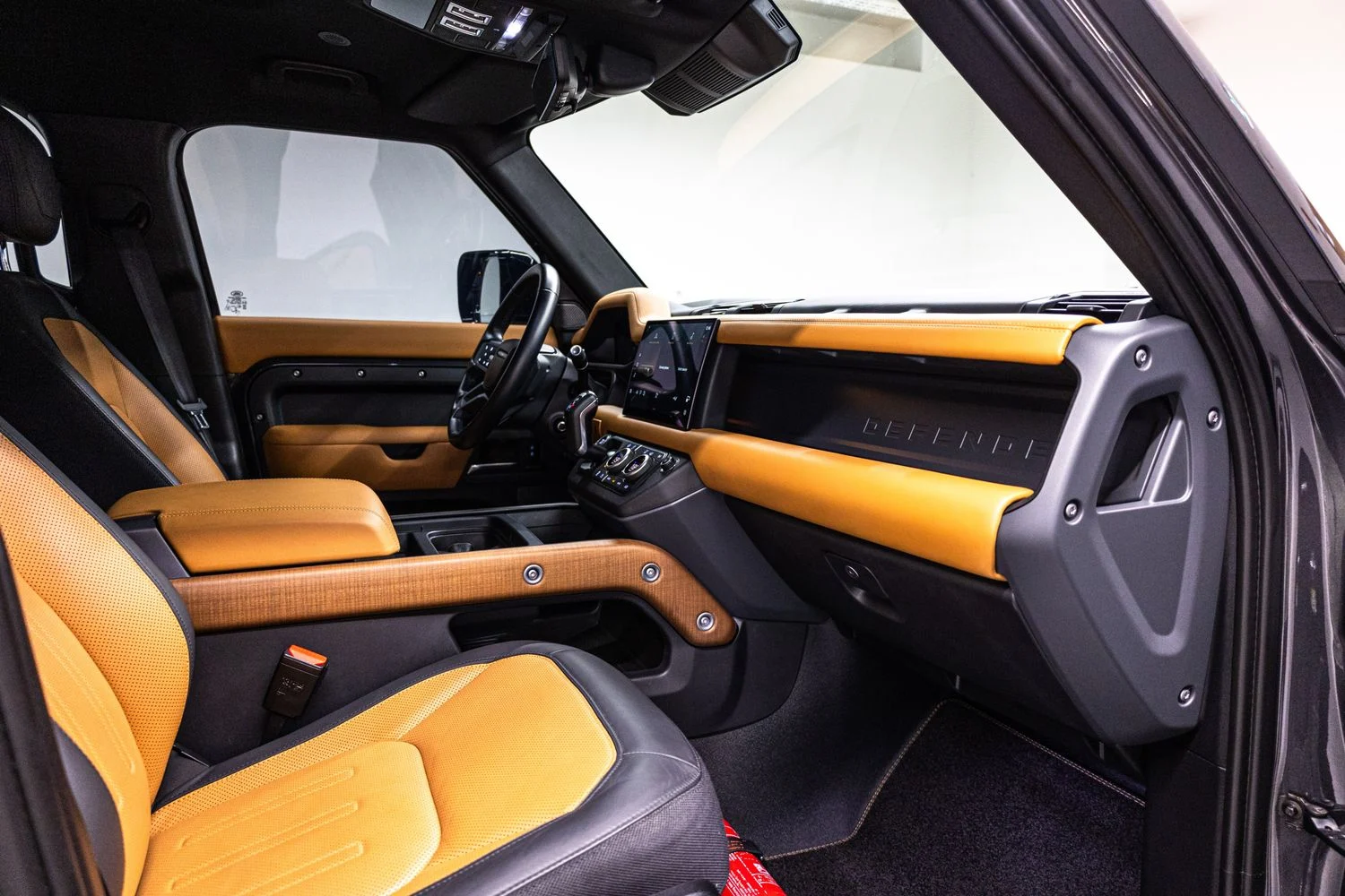 LAND ROVER DEFENDER 2024