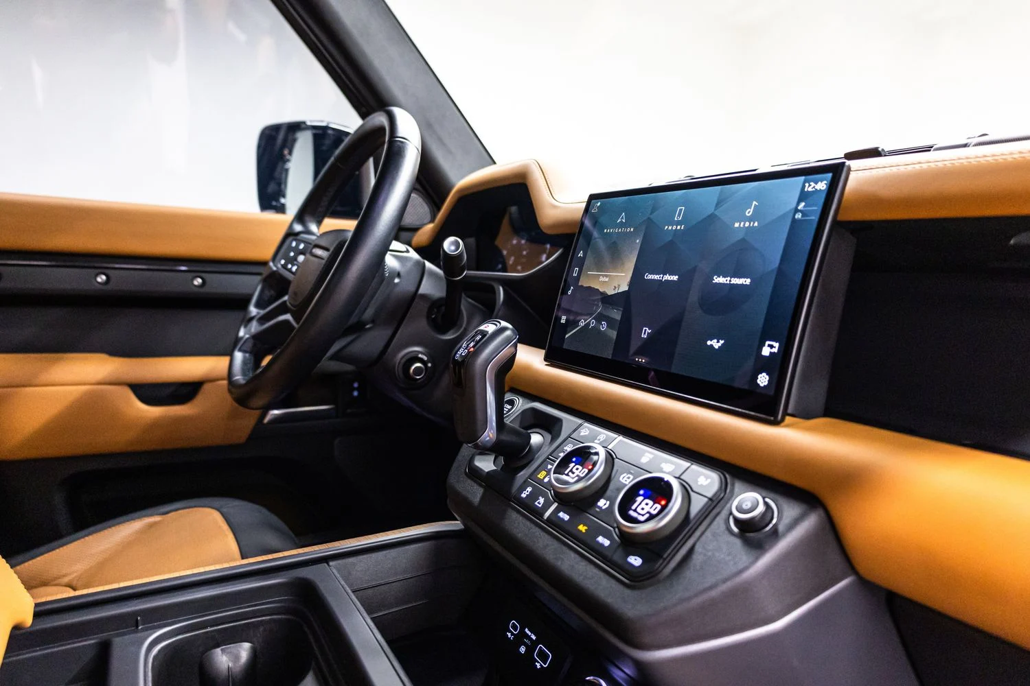 LAND ROVER DEFENDER 2024