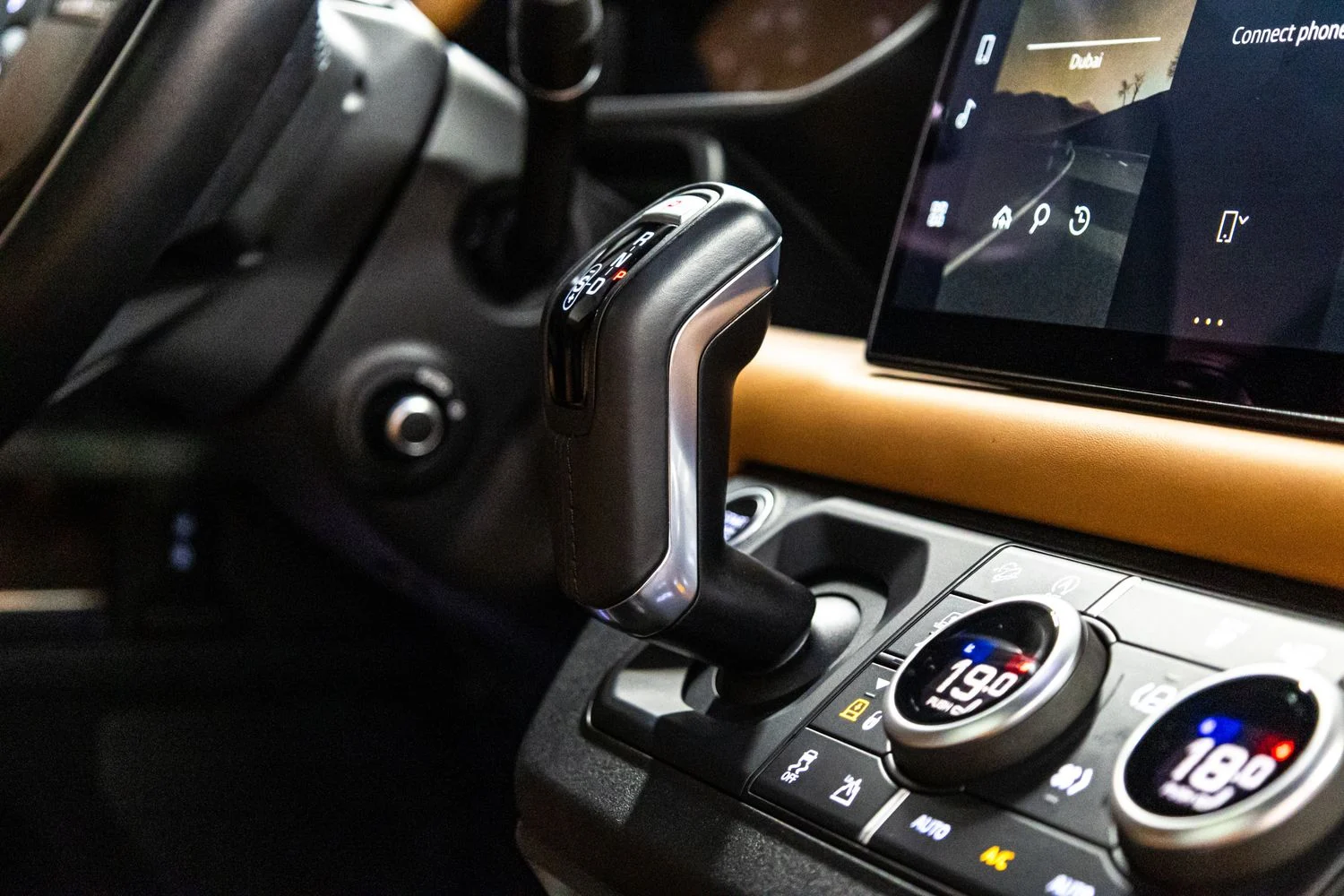 LAND ROVER DEFENDER 2024